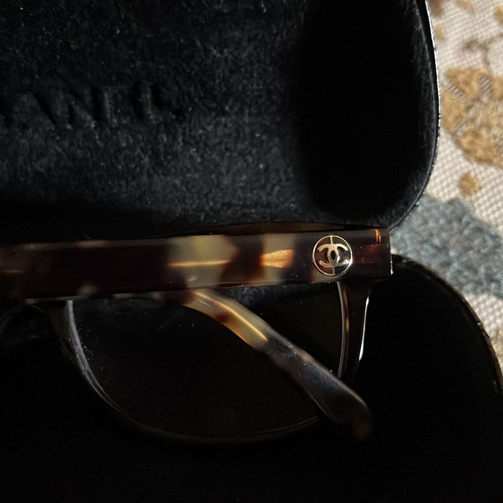 Chanel cc glasses 🤓 - Picture 6 of 8